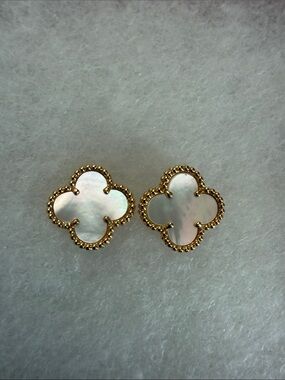 Clover earnings Women’s Stud Earrings Gold &